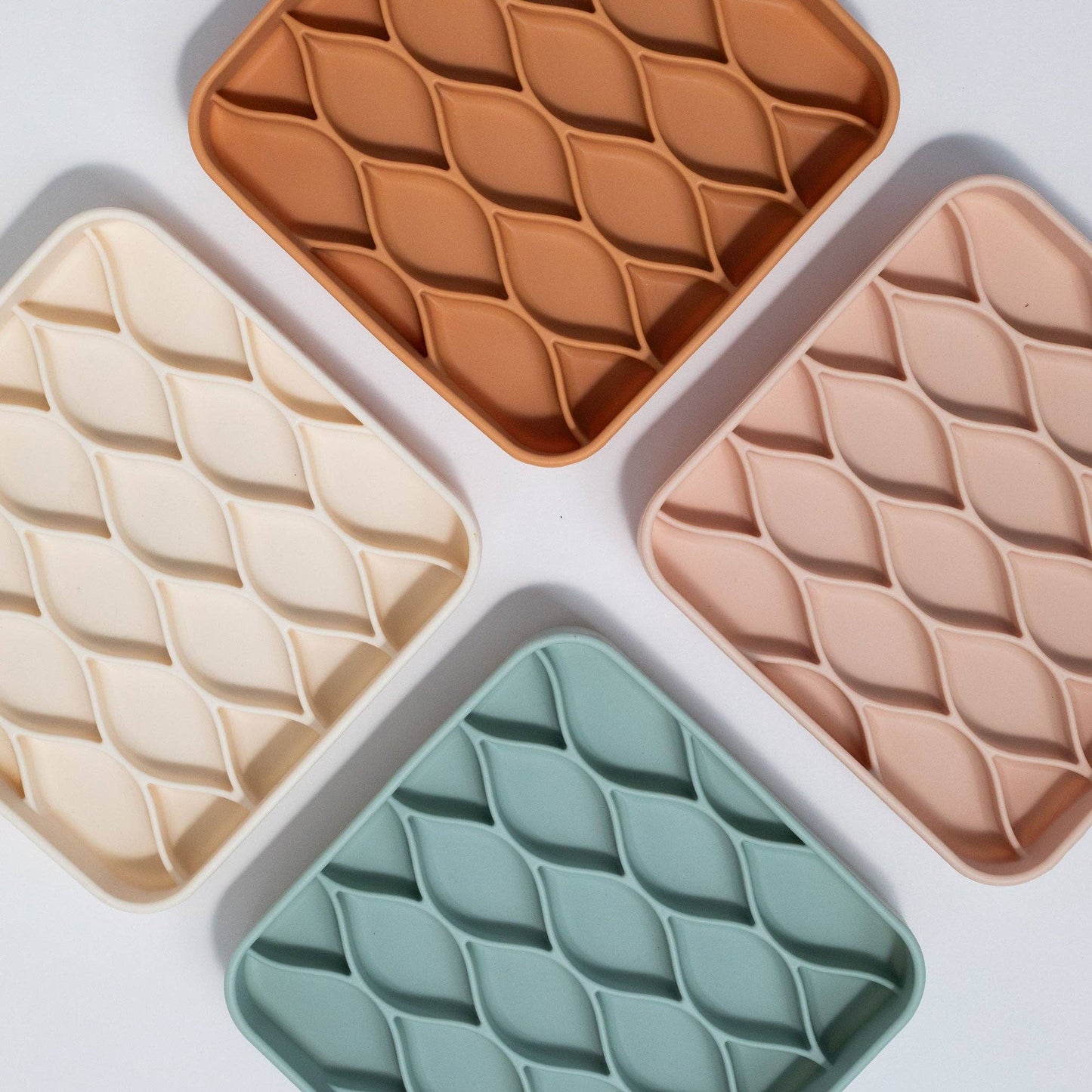 Dogged - Slow Feeder Bowl - Argyle - Nutmeg