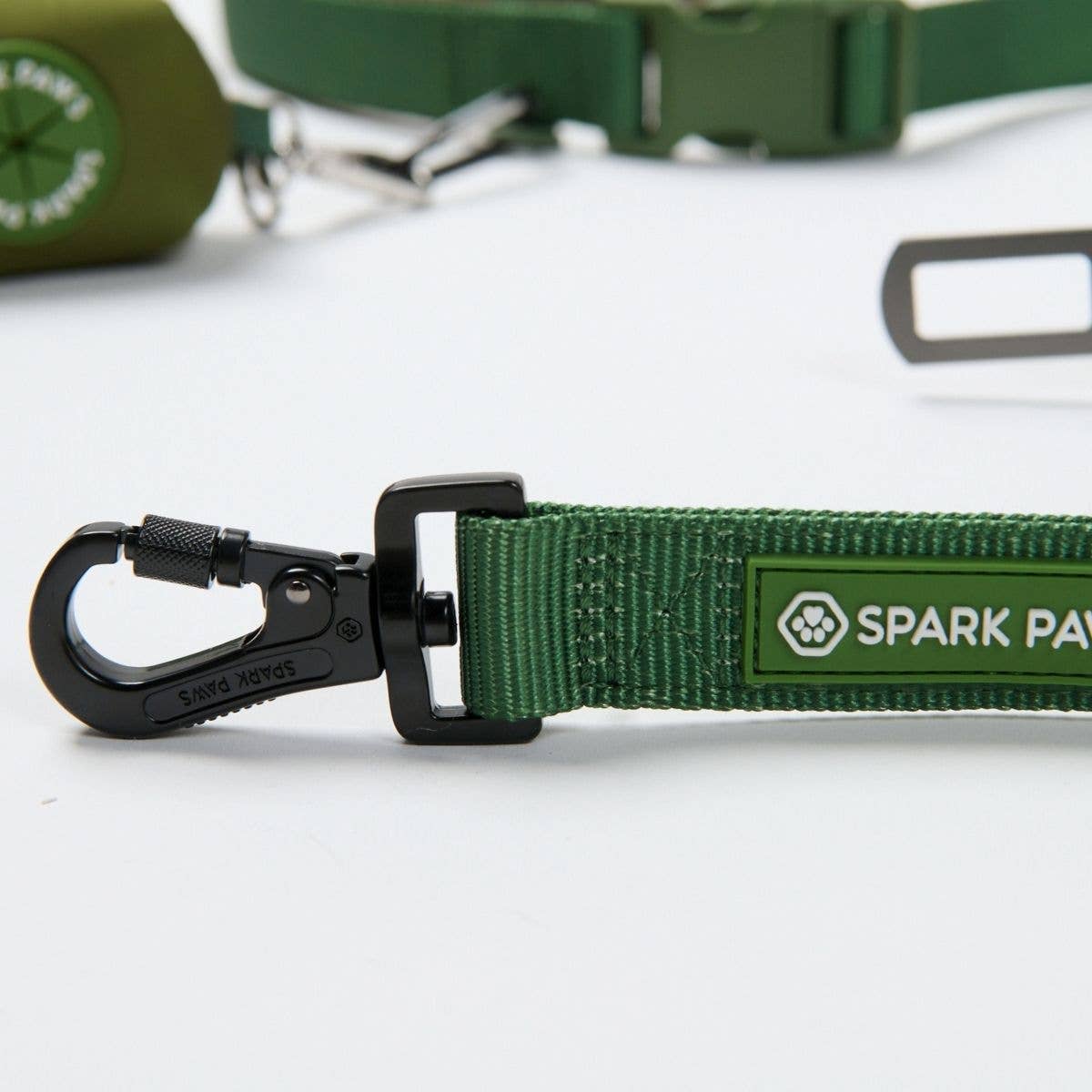 Multipurpose Seatbelt Handsfree Leash & Poop Bag Holder Set - Army Green: OS